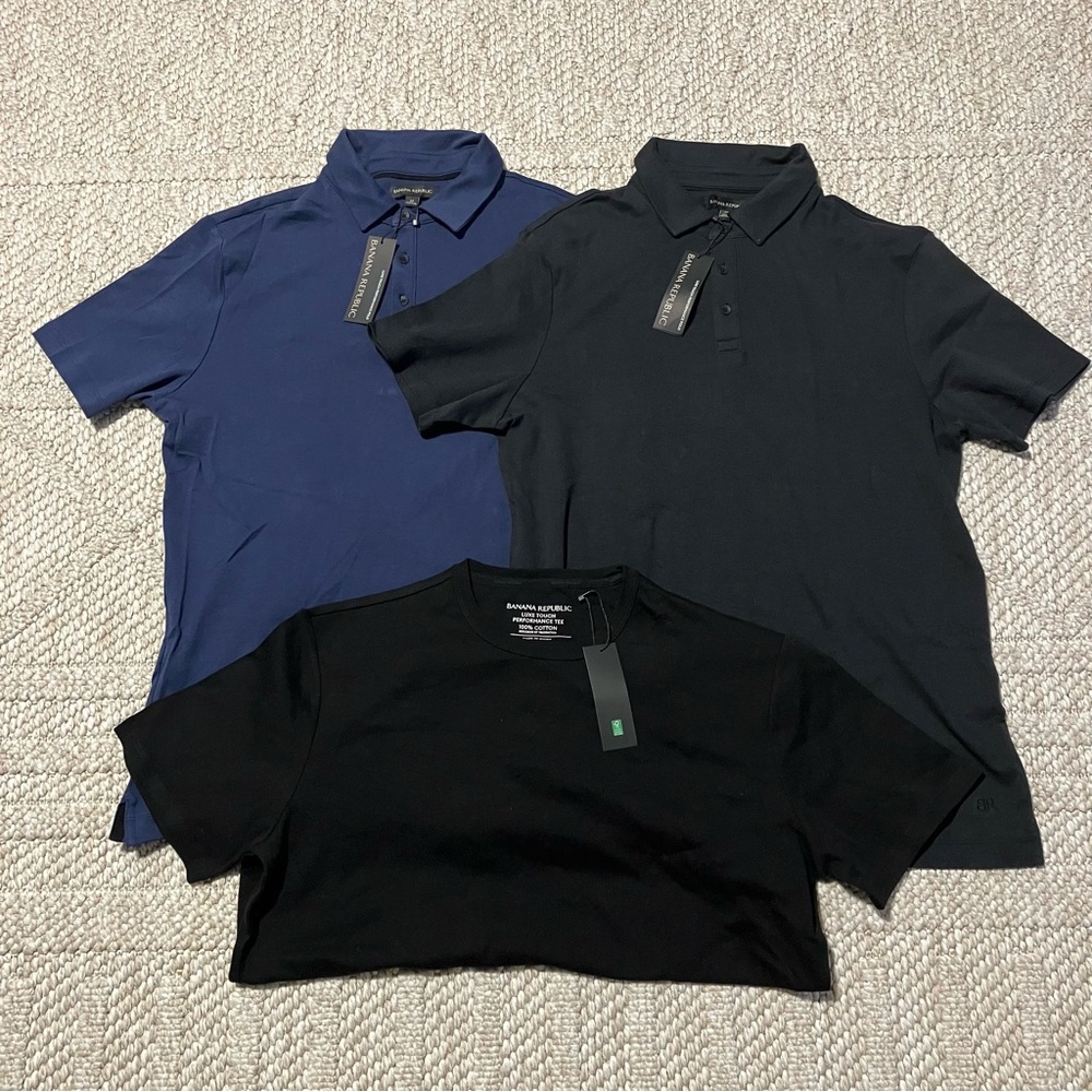 3 Banana Republic Men’s Luxe Touch Performance Polos and Tee - Medium